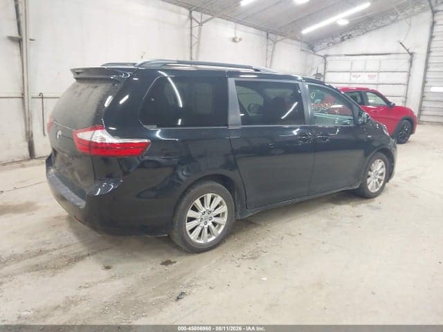 2017 TOYOTA SIENNA LE 7 PASSENGER 4