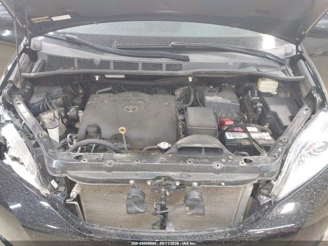 2017 TOYOTA SIENNA LE 7 PASSENGER 10