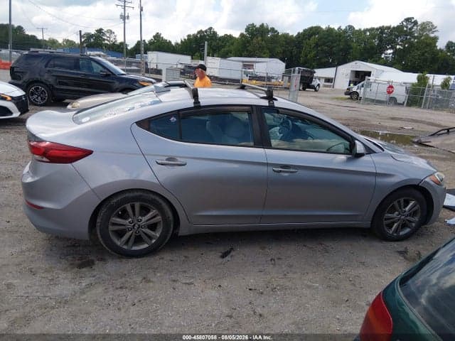 2017 HYUNDAI ELANTRA SE 13