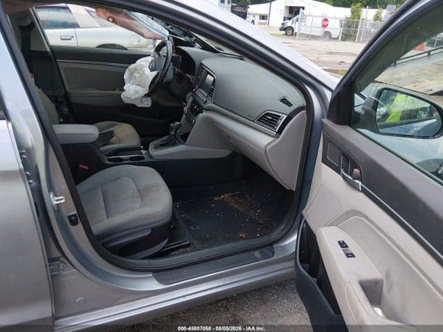 2017 HYUNDAI ELANTRA SE 5