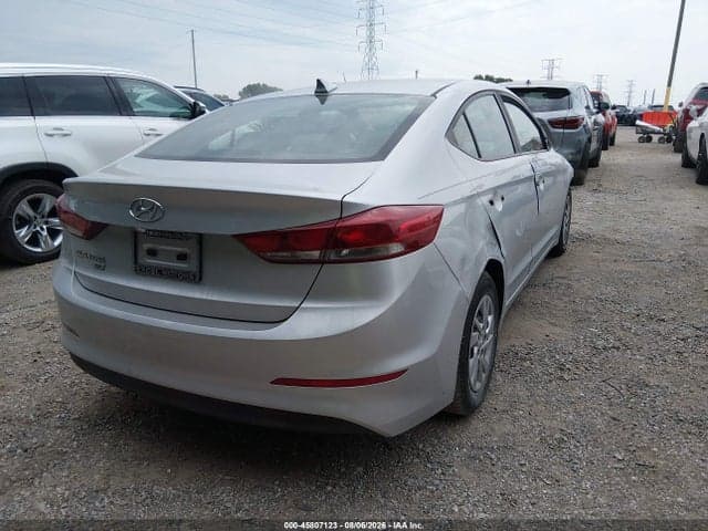 2017 HYUNDAI ELANTRA SE 4