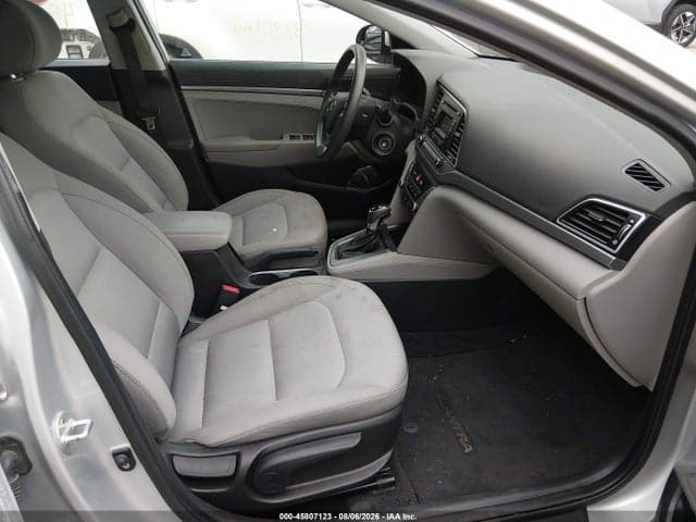 2017 HYUNDAI ELANTRA SE 5