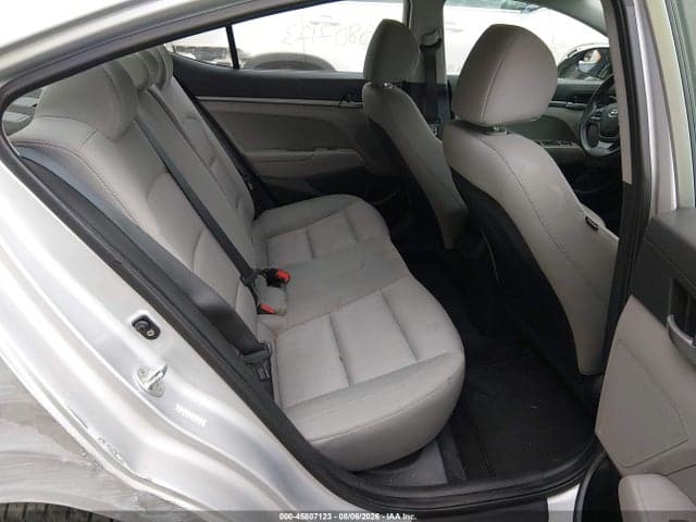 2017 HYUNDAI ELANTRA SE 8