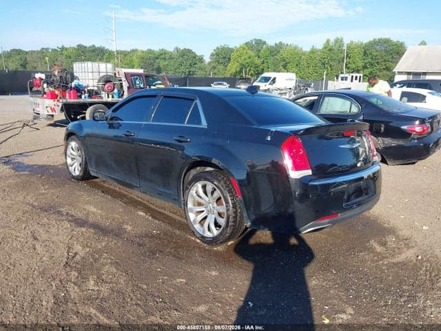 2018 CHRYSLER 300 LIMITED 3