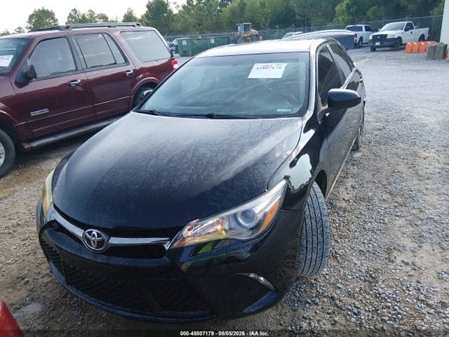 2017 TOYOTA CAMRY SE 12