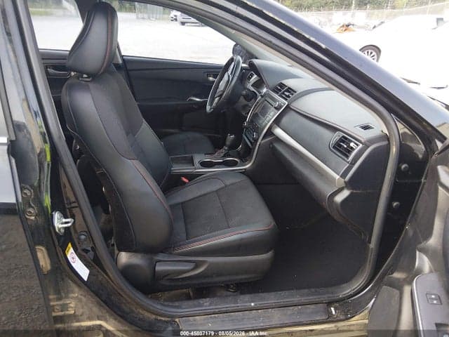 2017 TOYOTA CAMRY SE 5