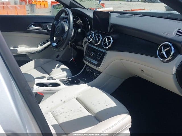2019 MERCEDES-BENZ GLA 250 5