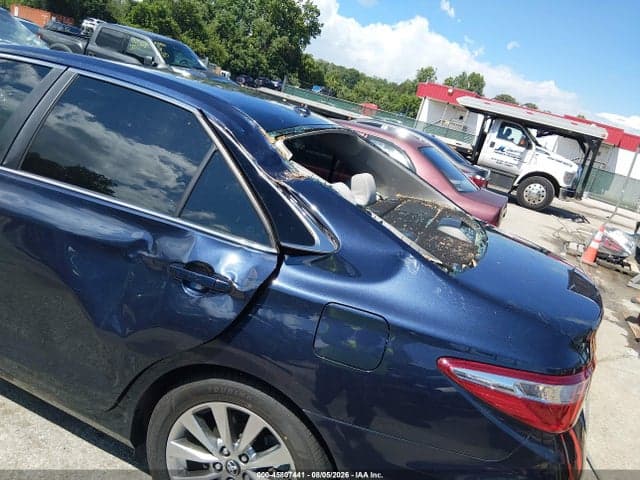2017 TOYOTA CAMRY XLE 6
