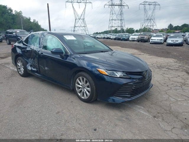 2018 TOYOTA CAMRY LE - 1