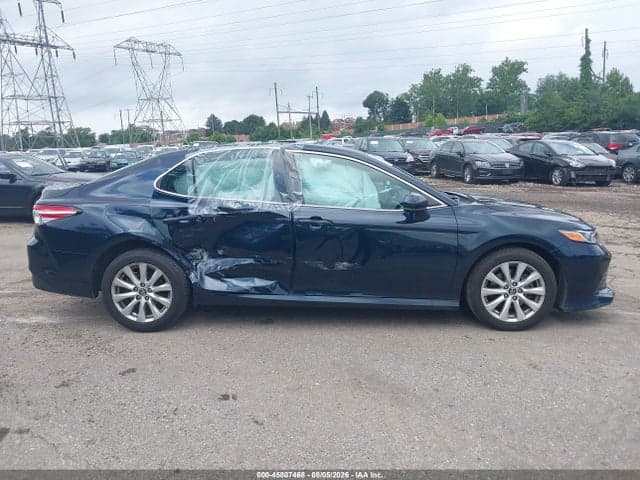 2018 TOYOTA CAMRY LE 13