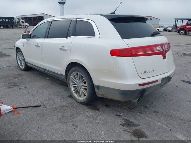 2019 LINCOLN MKT RESERVE 3
