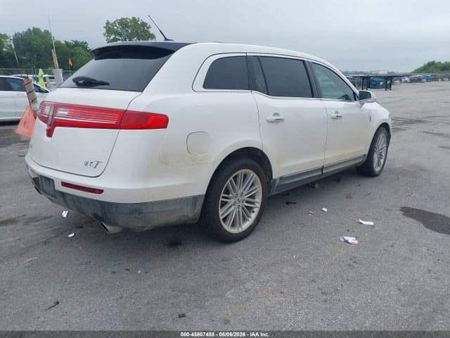 2019 LINCOLN MKT RESERVE 4