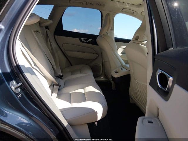 2025 VOLVO XC60 B5 PLUS 8
