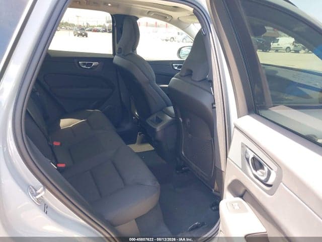 2026 VOLVO XC60 B5 PLUS 8