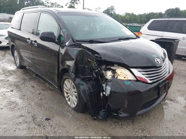 2017 TOYOTA SIENNA XLE PREMIUM 8 PASSENGER 1