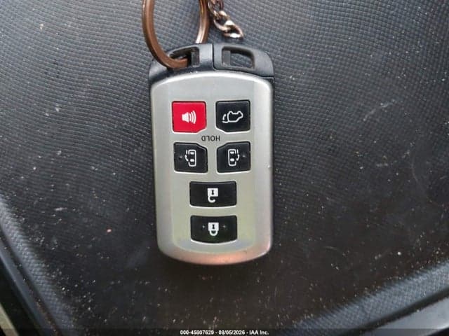 2017 TOYOTA SIENNA XLE PREMIUM 8 PASSENGER 11