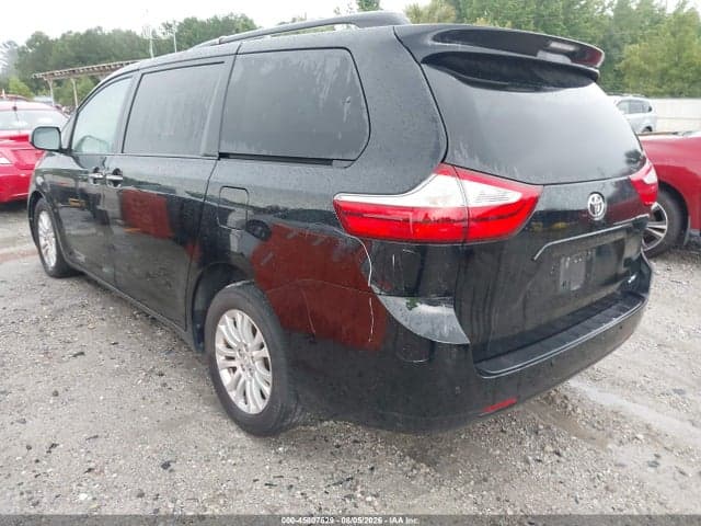 2017 TOYOTA SIENNA XLE PREMIUM 8 PASSENGER 3