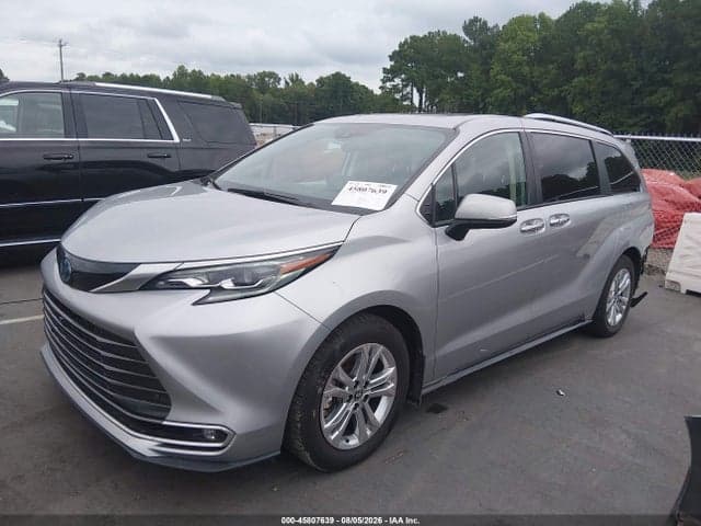 2024 TOYOTA SIENNA PLATINUM 2