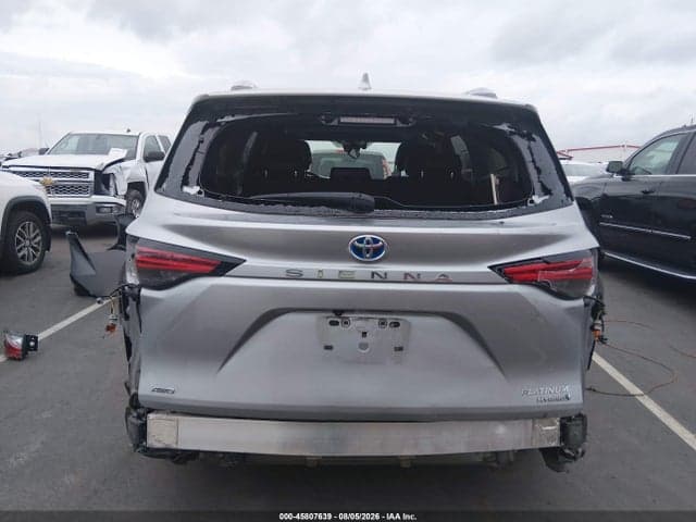 2024 TOYOTA SIENNA PLATINUM 6