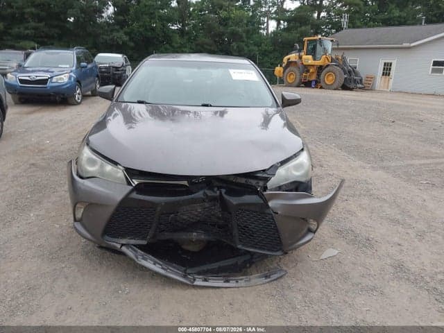2017 TOYOTA CAMRY SE 11