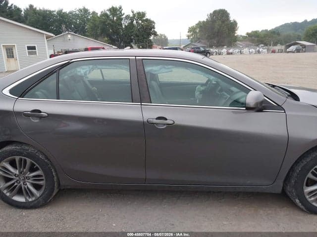 2017 TOYOTA CAMRY SE 12