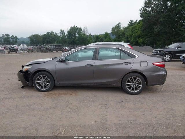 2017 TOYOTA CAMRY SE 13