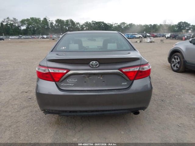 2017 TOYOTA CAMRY SE 15