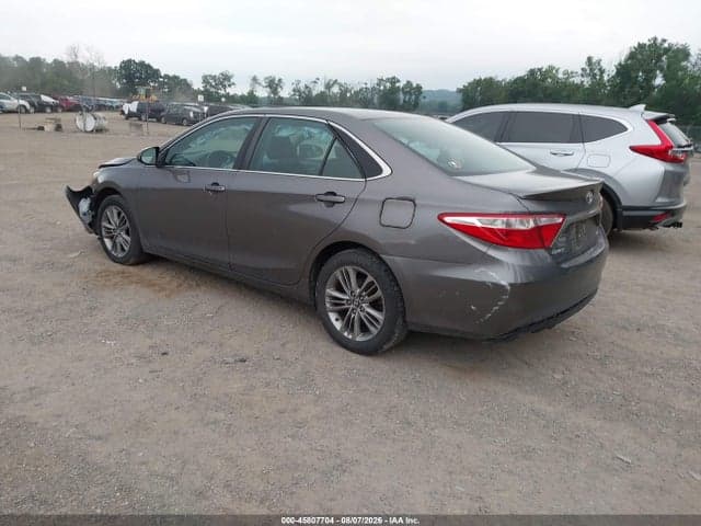 2017 TOYOTA CAMRY SE 3