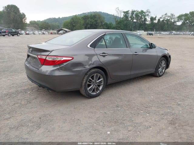 2017 TOYOTA CAMRY SE 4