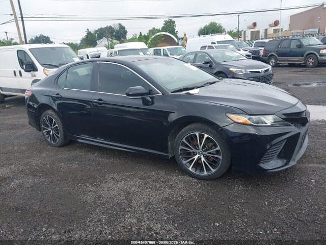 2020 TOYOTA CAMRY SE 14