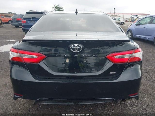 2020 TOYOTA CAMRY SE 17