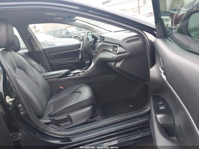 2020 TOYOTA CAMRY SE 5