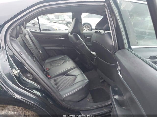 2020 TOYOTA CAMRY SE 8