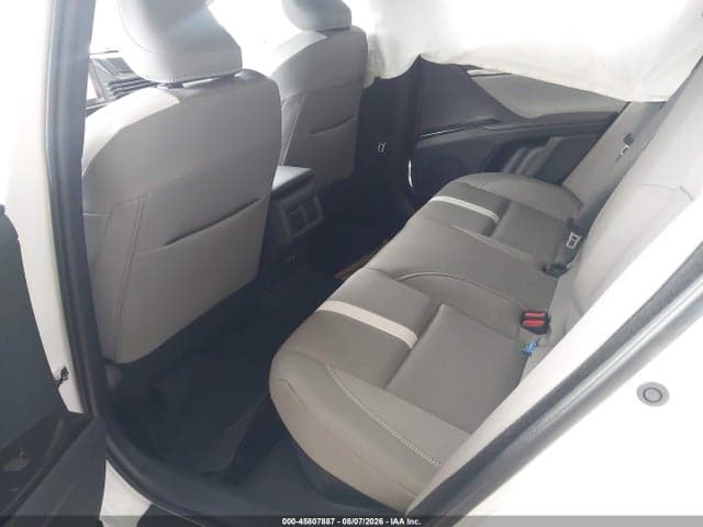 2026 TOYOTA CAMRY SE 8