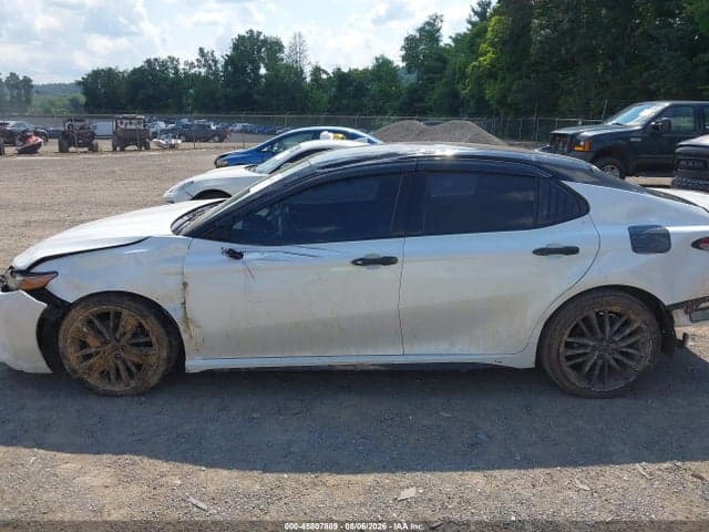 2019 TOYOTA CAMRY XSE 13