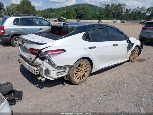 2019 TOYOTA CAMRY XSE 4
