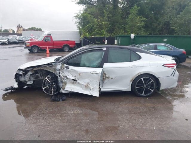 2020 TOYOTA CAMRY XSE 14