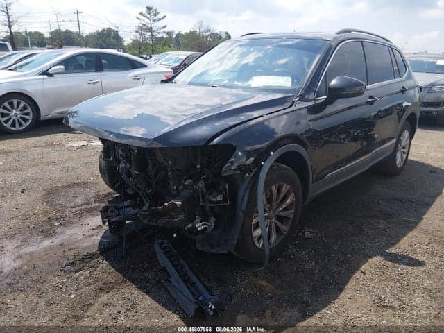 2018 VOLKSWAGEN TIGUAN 2.0T SE/2.0T SEL 2