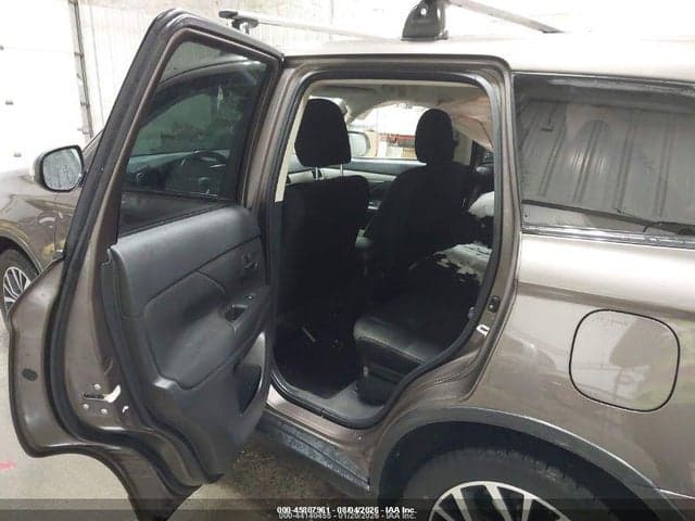 2018 MITSUBISHI OUTLANDER SE 8