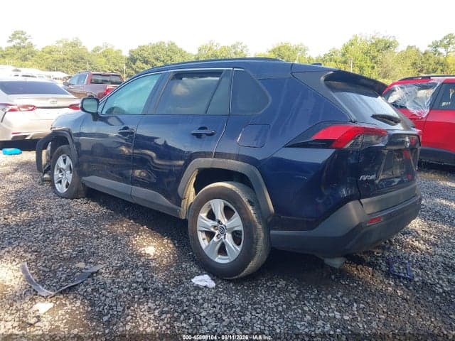 2019 TOYOTA RAV4 XLE 3