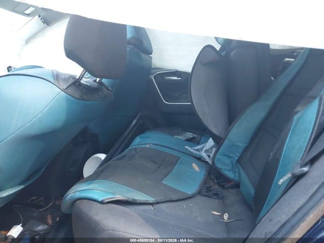 2019 TOYOTA RAV4 XLE 8