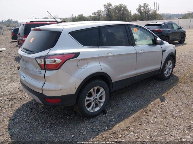 2017 FORD ESCAPE SE 4