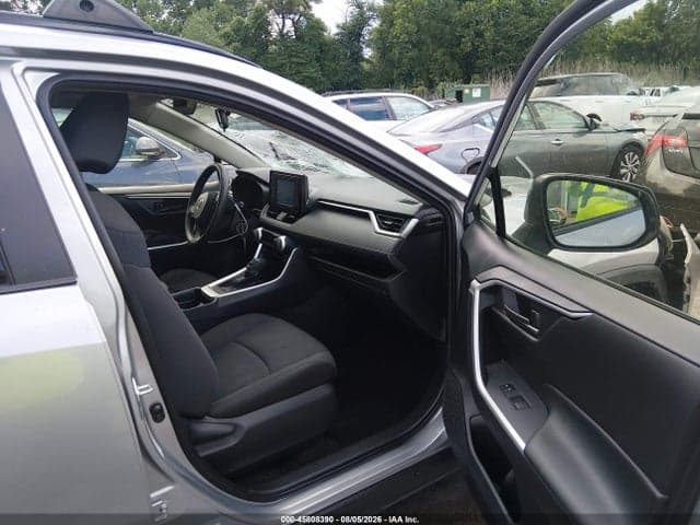 2019 TOYOTA RAV4 LE 5