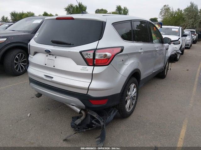 2017 FORD ESCAPE SE 4