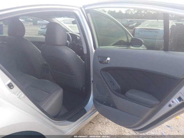 2017 KIA FORTE EX 8
