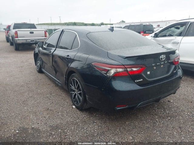 2021 TOYOTA CAMRY SE 3
