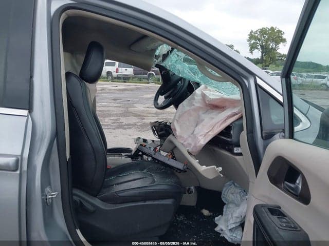 2021 CHRYSLER VOYAGER LXI 5