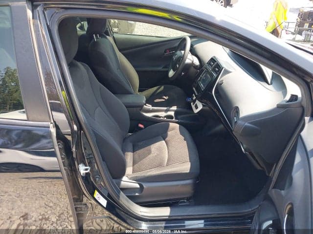 2017 TOYOTA PRIUS TWO 18