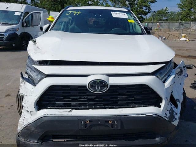2025 TOYOTA RAV4 XLE 13
