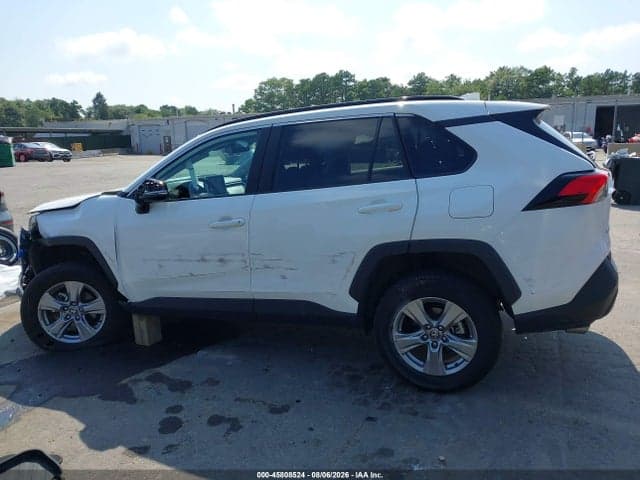 2025 TOYOTA RAV4 XLE 15